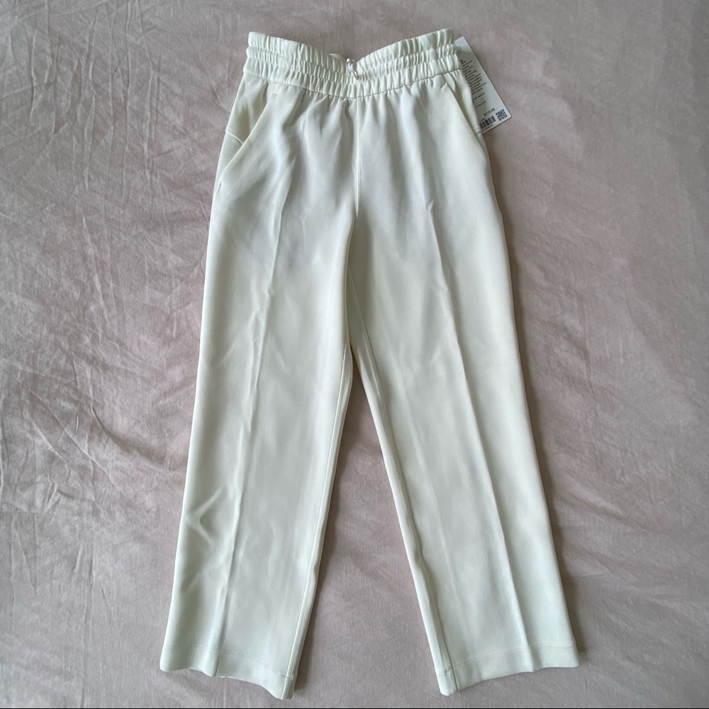 NWT lululemon Softstreme HR Straight Leg Crop in Lemon Sorbet size 0